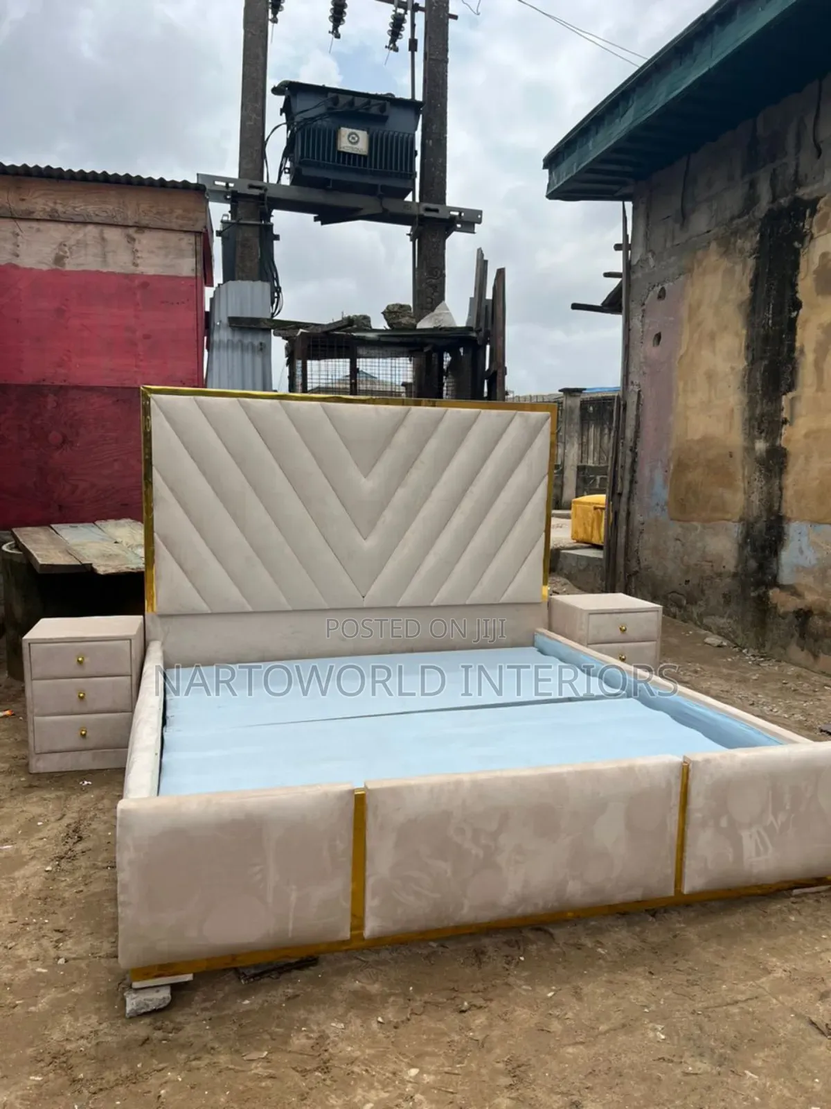 High Quality New Design Modern Padded Bedframe (6by6)
