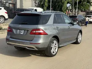 Mercedes-Benz M Class ML350 4MATIC 4dr SUV AWD (3.5L 6cyl 7A) 2015 Gray