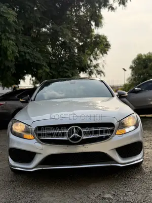 Mercedes-Benz C300 Luxury 4dr AWD 4Matic Sedan (2.0L 4cyl 7A) 2015