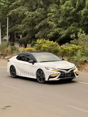 Toyota Camry XSE V6 (3.5L V6 8A) 2019 White
