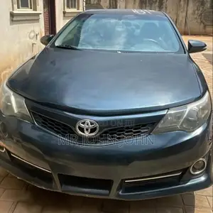 Toyota Camry SE 4dr Sedan (2.5L 4cyl 6A) 2013 Black