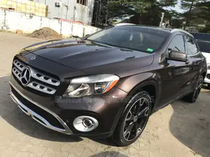 Mercedes-Benz GLA 250 2018 Brown