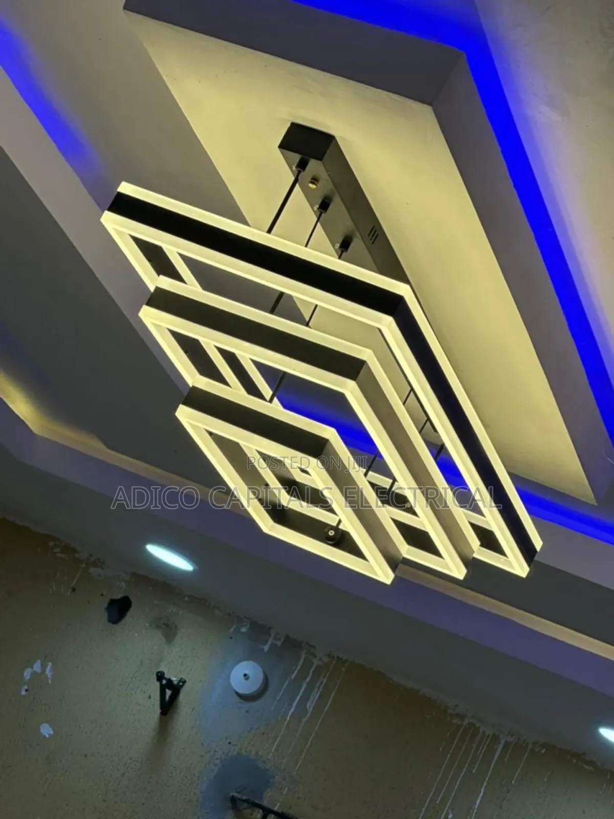 3squared Drop Chandelier Light