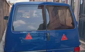 Volkswagen Transporter 2005 Blue