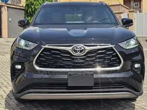 Toyota Highlander Platinum 2022 Black