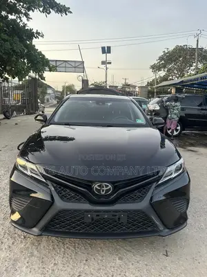 Toyota Camry SE FWD (2.5L 4cyl 8AM) 2018 Black