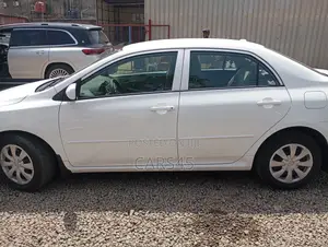 Toyota Corolla 2010 White
