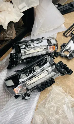 Head Lamp Land Cruiser