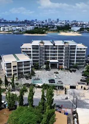 3bdrm Block of Flats in Lekki Phase 1 for rent
