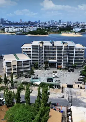 3bdrm Block of Flats in Lekki Phase 1 for rent