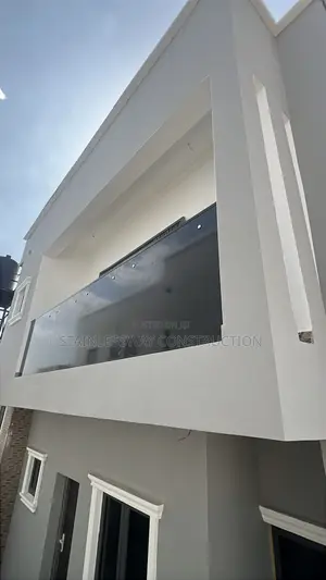 Dark Gray/Black Glass