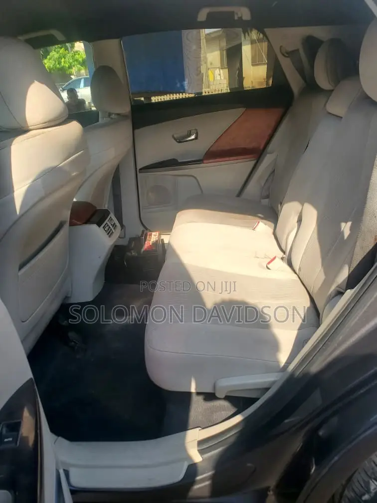 Toyota Venza 2010 Gray