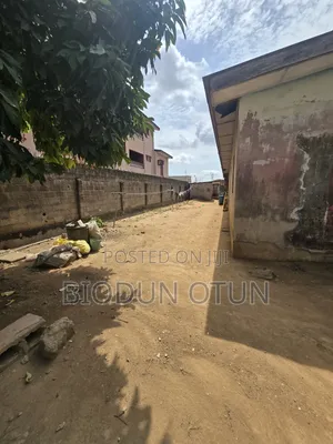 10bdrm Bungalow in Shasha for sale
