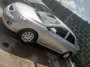 Toyota Corolla LE 4dr Sedan (1.8L 4cyl 4A) 2010 Silver