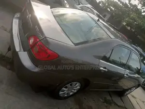 Toyota Corolla LE 2006
