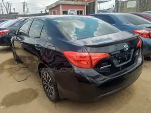 Toyota Corolla LE Eco (1.8L 4cyl 2A) 2019 Black