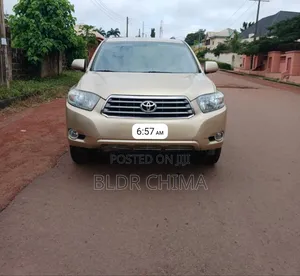 Toyota Highlander Limited 2010 Gold
