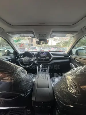Toyota Highlander XLE 2021 Gray