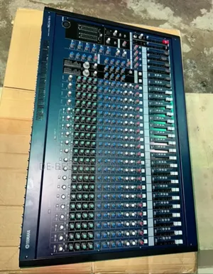 Yamaha Mg24/14fx Mixing Console Professional