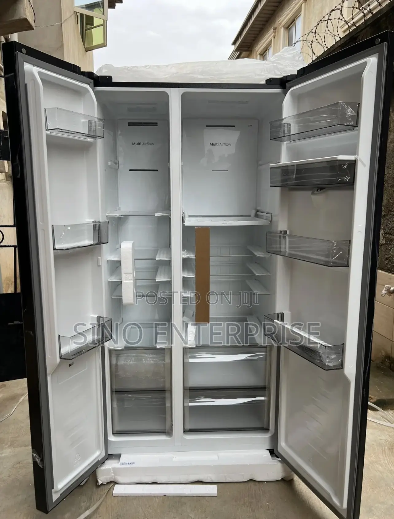 Hisense 529 Liters Inverter Side by Side Refrigerator Water Dispenser