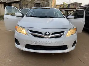 Toyota Corolla 2012 White