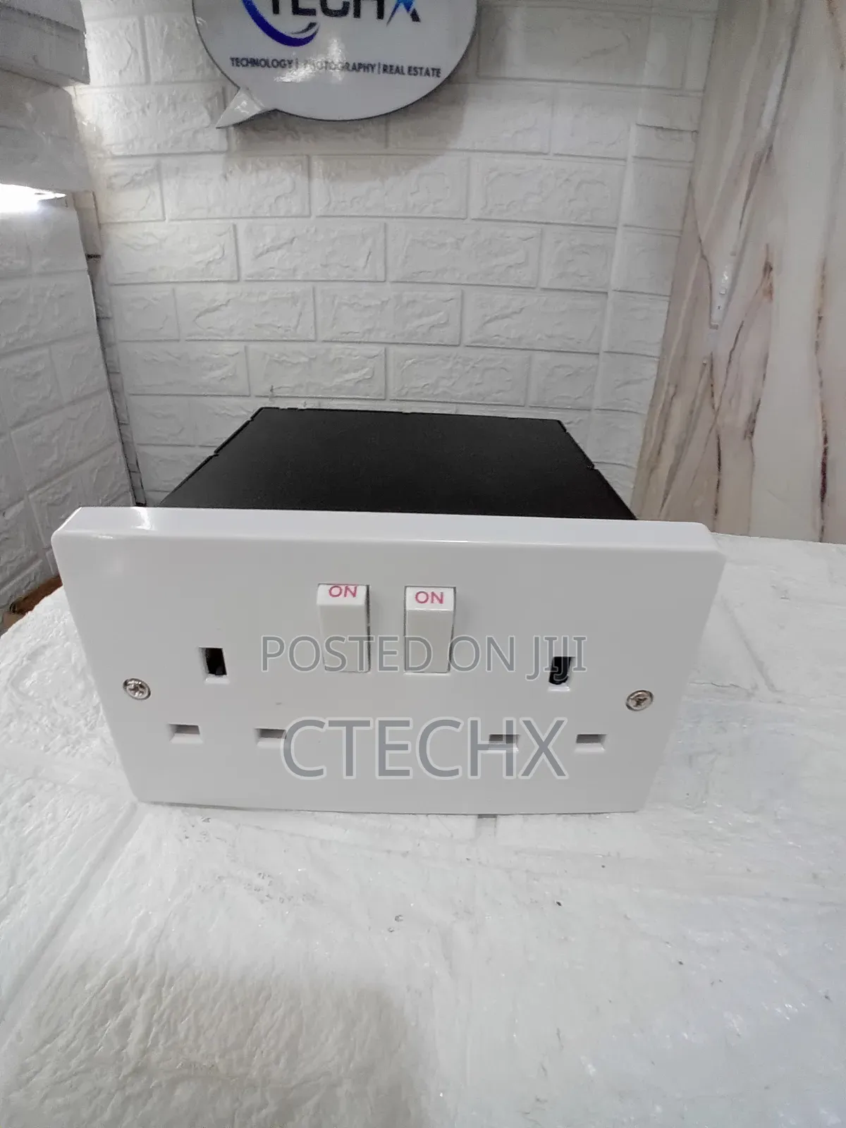Secret Wall Safe Double Plug Socket Wall Safe