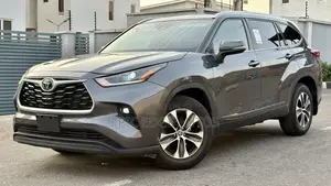 Toyota Highlander XLE AWD 2023 Gray