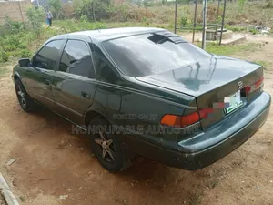 Toyota Camry LE 4dr Sedan (2.2L 4cyl 4A) 2001 Green