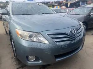 Toyota Camry LE 4dr Sedan (2.5L 4cyl 6A) 2011 Green