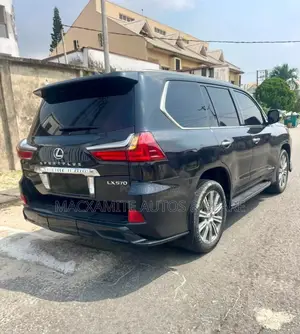 Lexus LX 570 (5 seats) AWD 2017 Black