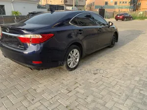 Lexus ES 2015 Blue