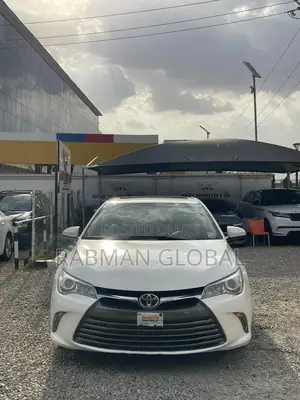 Toyota Camry XLE 4dr Sedan (2.5L 4cyl 6A) 2016 White