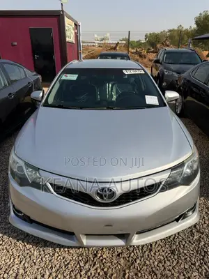 Toyota Camry SE 4dr Sedan (2.5L 4cyl 6A) 2013 Silver