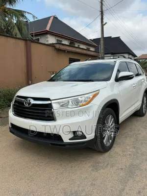 Toyota Highlander XLE 4dr SUV (3.5L 6cyl 6A) 2015 White