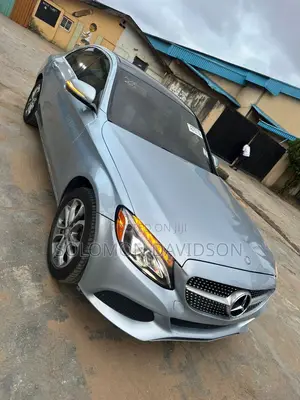 Mercedes-Benz C300 2016 Blue