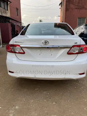 Toyota Corolla 2012 White