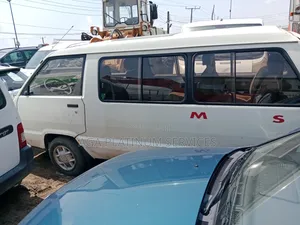 Toyota HiAce 1999 White