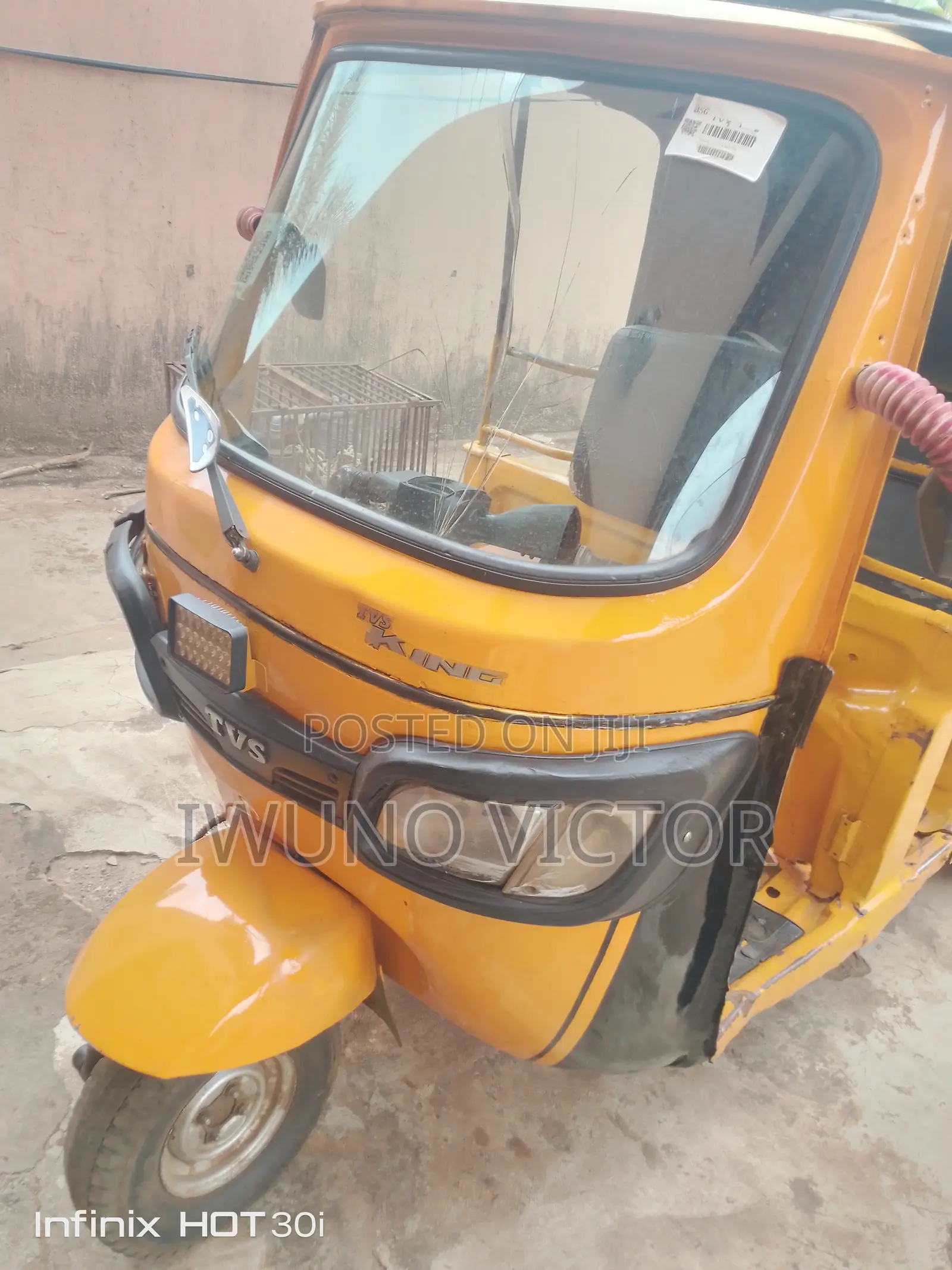 TVS King Cargo 2022 Yellow
