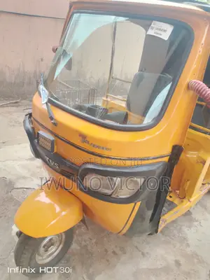 TVS King Cargo 2022 Yellow