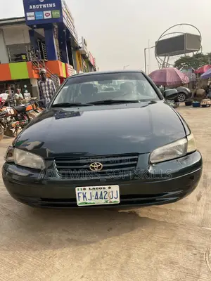 Toyota Camry 2000 Green