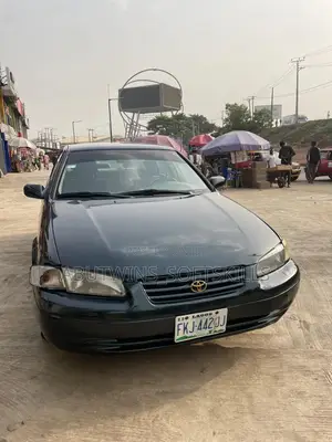 Toyota Camry 2000 Green