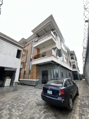 4bdrm Townhouse/Terrace in Ologolo for Sale