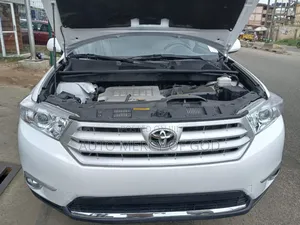Toyota Highlander Limited 2012 White