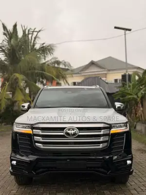 New Toyota Land Cruiser LC300 2025 Black