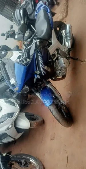 Yamaha 2001 Blue