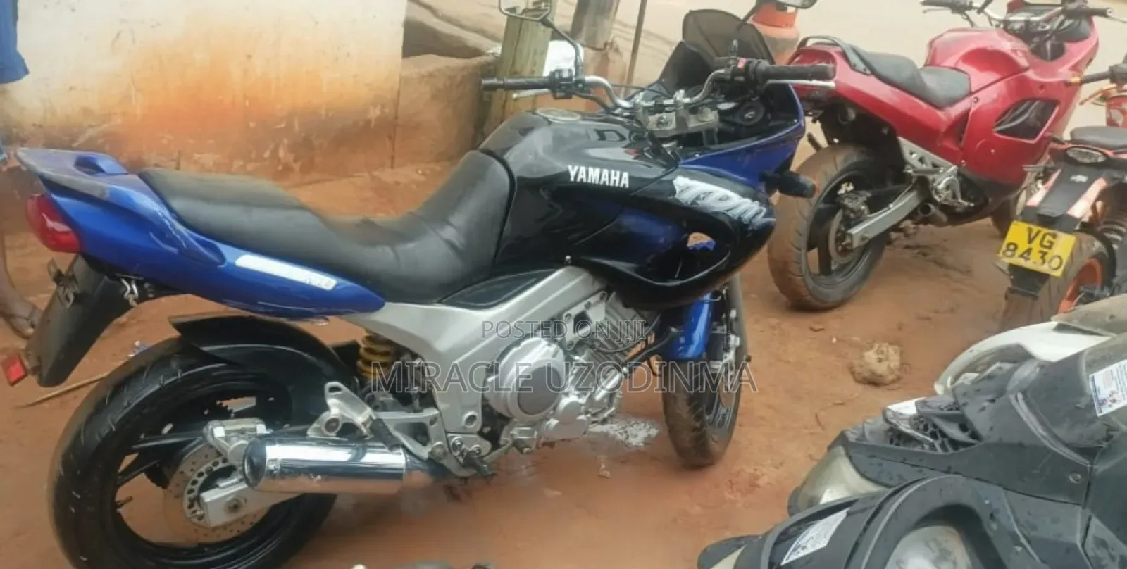 Yamaha 2001 Blue