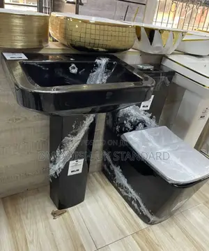 Aberdeen Water Closet Set With Pedestal Wash Basin Black and White