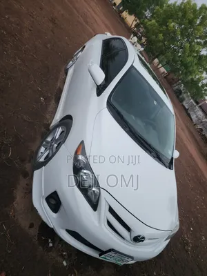 Toyota Corolla S 4dr Sedan (1.8L 4cyl 4A) 2013 White