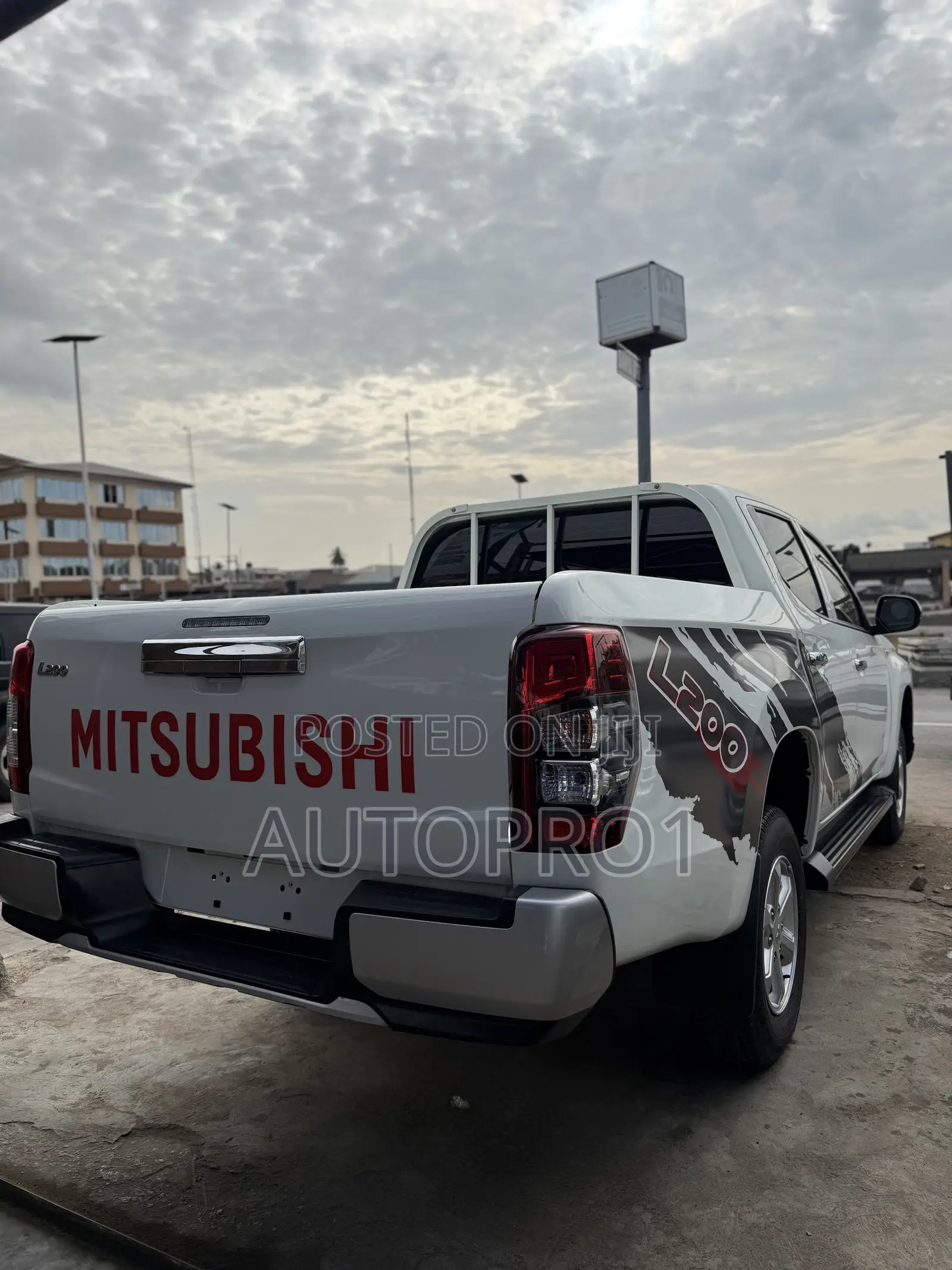 New Mitsubishi L200 2024 White