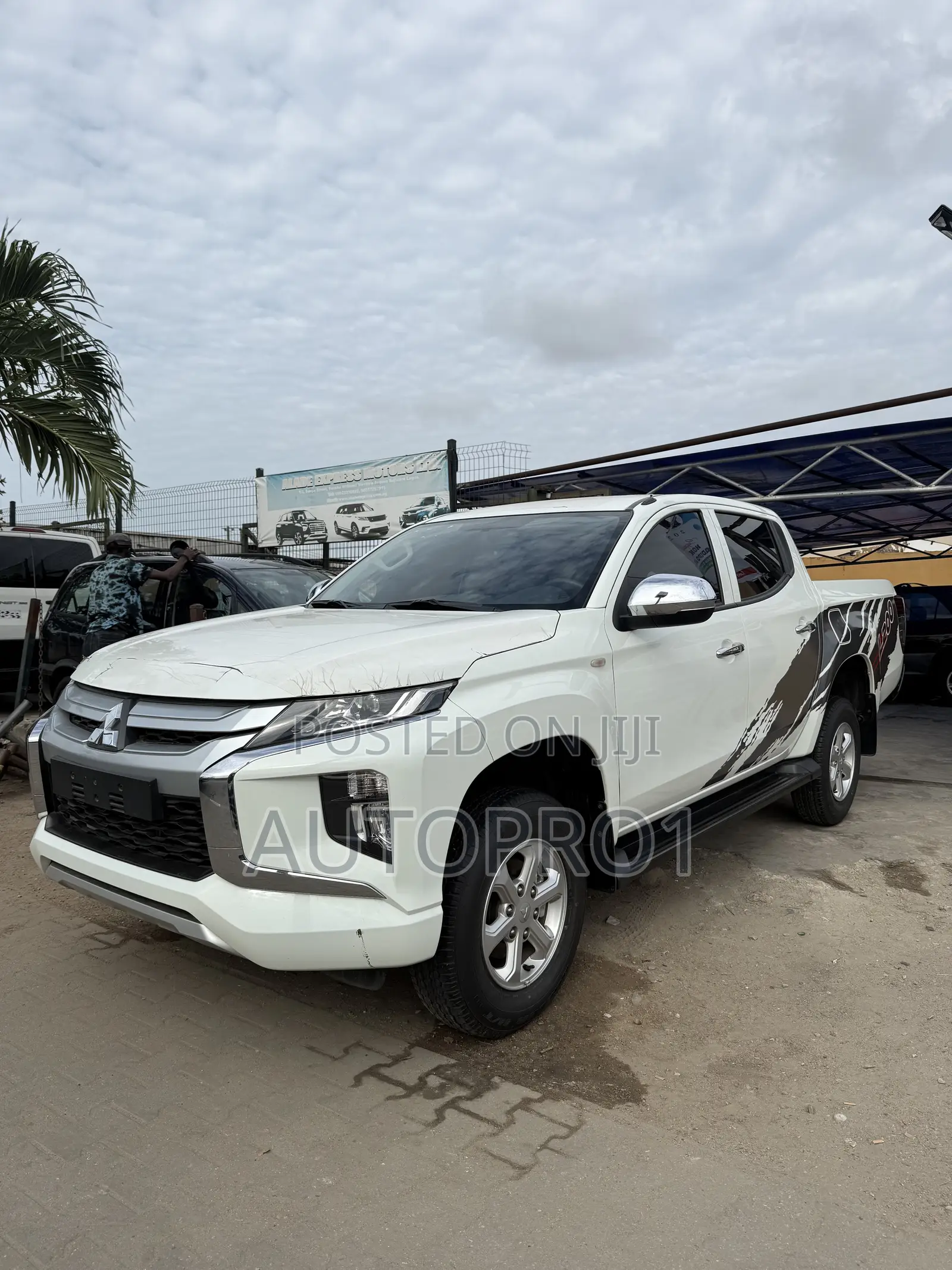 New Mitsubishi L200 2024 White
